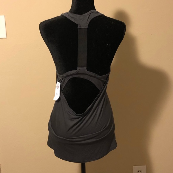 Workout Chic! NWT XS Abercrombie and Fitch Tank - Picture 3 of 8